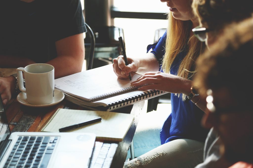 How to Start a Dropshipping Business
