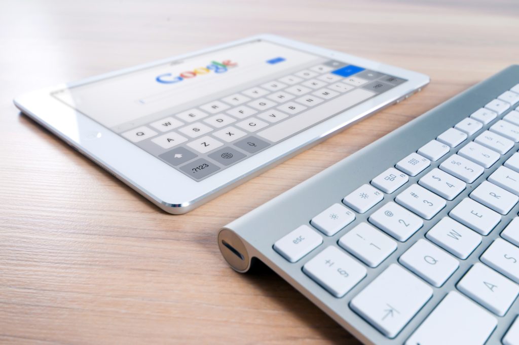 Dropshipping Google Ads vs. Facebook Ads