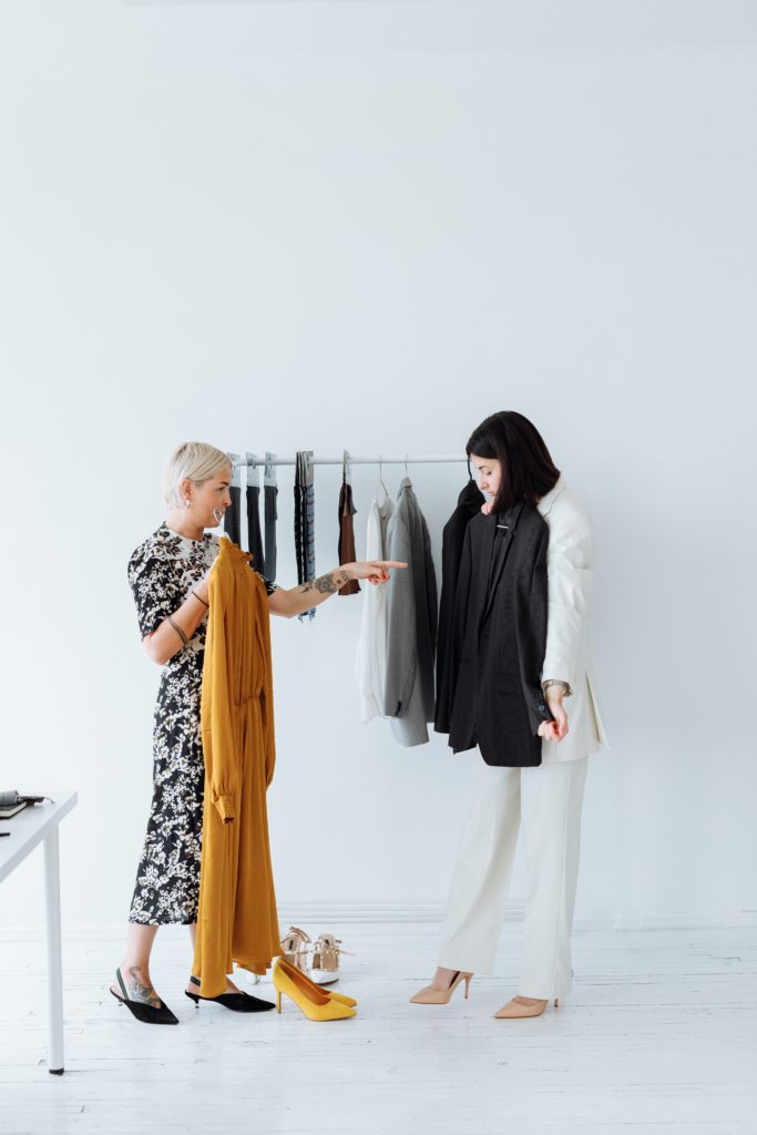 The Decisive Battle Shopify vs. Etsy 3