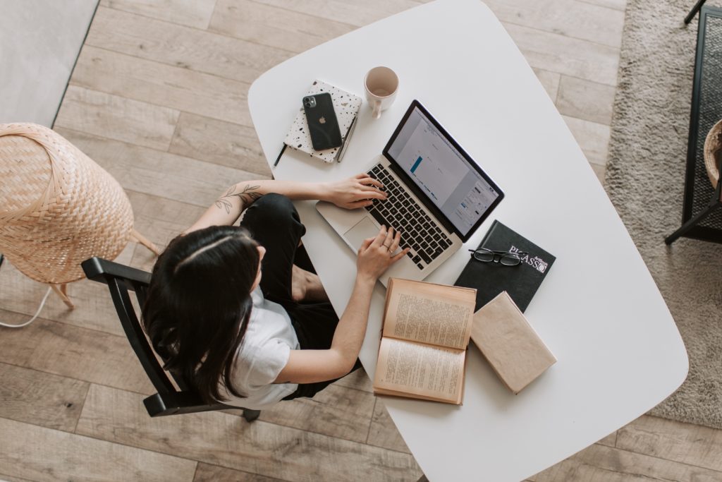 Which Store Builder is Better for You Shopify or WooCommerce Dropshipping